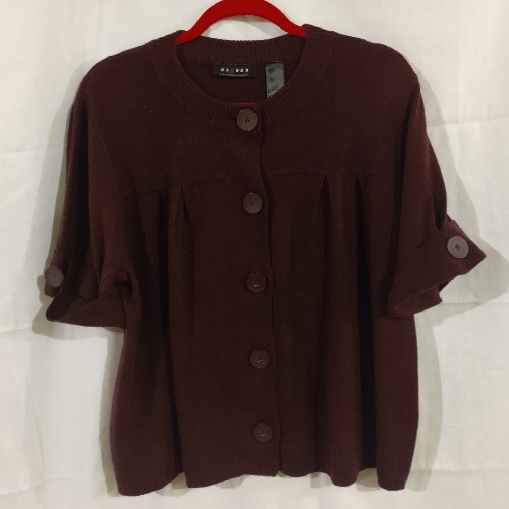 Ladies XL Maroon Short Sleeve Buttoned Cardigan. By Liz Claiborne ( Axce…